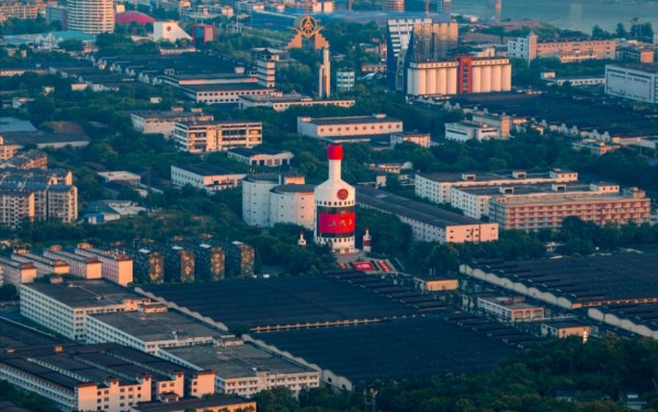 美林配资 五粮液2024年业绩逆势双增，“分红+增持”双管齐下彰显长期投资价值